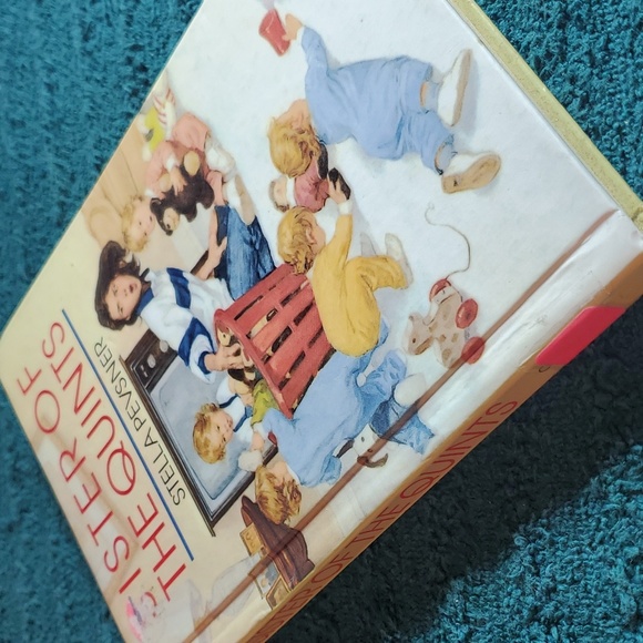 Sister of the quints - Picture 3 of 4